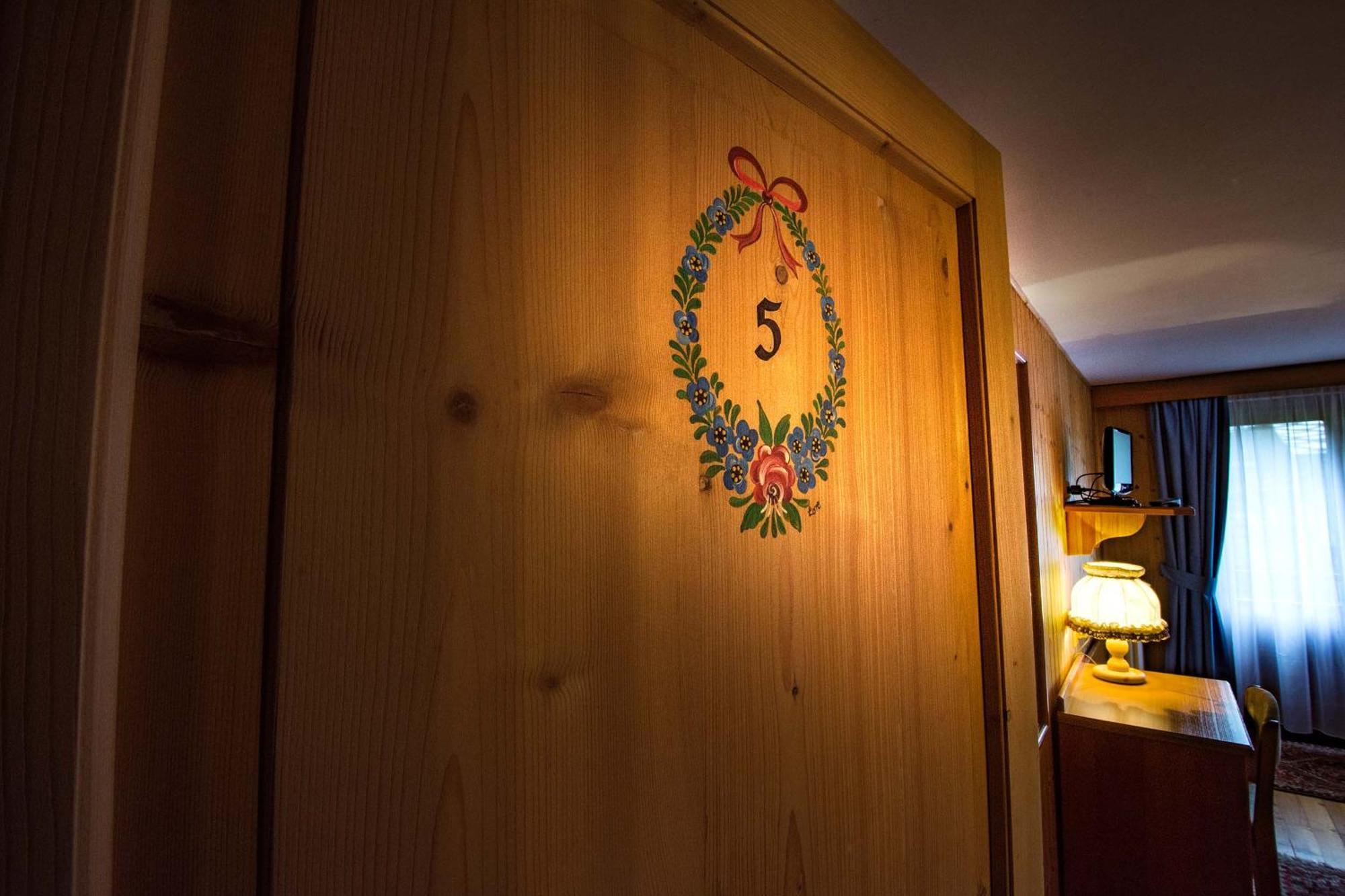 Hotel Gran Baita Gressoney-Saint-Jean Oda fotoğraf